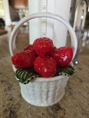 Vintage Subtil Portugal Majolica Strawberry Basket Caldas da Rainha Ceramic